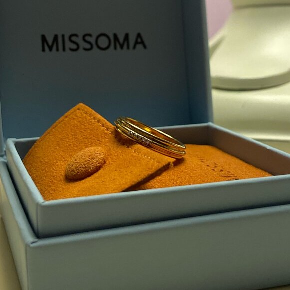 Missoma Lucy Williams Pave Ridge Ring - Picture 4 of 4